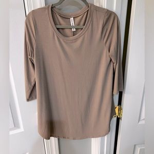 Zenana Premium 3/4 sleeve tunic. Size M